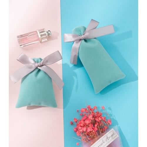 Small Velvet Drawstring Bag Light Green Gift Packaging for Jewelry Packaging Pouches Jewellery Organizer Chic Wedding Favor Bags