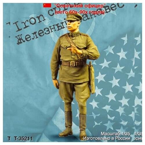 1/35 A Soviet officer The iron curtain Resin kit soldiers GK Military theme Scene combination Uncoated No colour