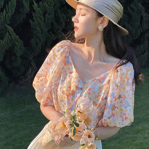 2021 Summer Fashion Puff Short Sleeve Chiffon Blouse Shirt Prairie Chic Stlye Women Floral Shirts Button Up V Neck Female Tops
