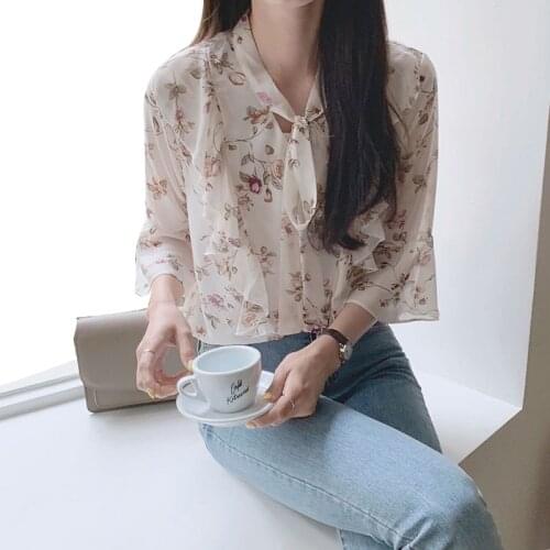 Womens Spring Summer Style Chiffon Blouses Shirts Womens Ruffles V-neck Printed Korean Vintage Tops SP532