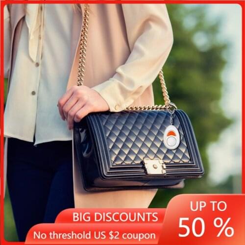 2021 New 125dB Self-Defense Alarm SOS Alert LED Emergency Device with Carabiner for Women Kid Elderly Keychain Alarm