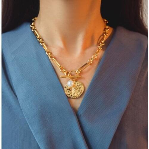 Bass Baroque Pearl Portrait Toggle OT Chain Choker Statement Necklace Punk Hiphop Designer T Show Runway Gown Sweet Boho Trendy