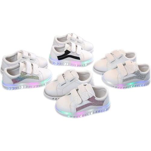 Glowing Kids Light Up Sneaker Soft Bottom New Children Shoes Baby Luminous Toddler Shoes Boys Running Fashion Casual Sneakers