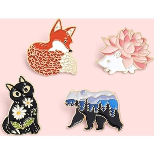 Creative Cartoon Polar Bear Metal Enamel Brooch Cute Hedgehog Fox Flower Cat Badge Fashion Charm Lapel Backpack Jewelry Gift