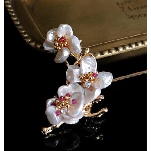 Handmade Brooch Natural Fresh Water Baroque Pearl Brooch For Women Party Autumn winter Clothes Accessories Fine Jewelry