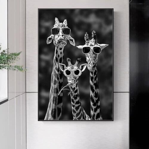 Funny Art Giraffes with Sunglasses Posters And Prints Black And White Animals Canvas Paintings on the Wall Art Pictures Cuadros