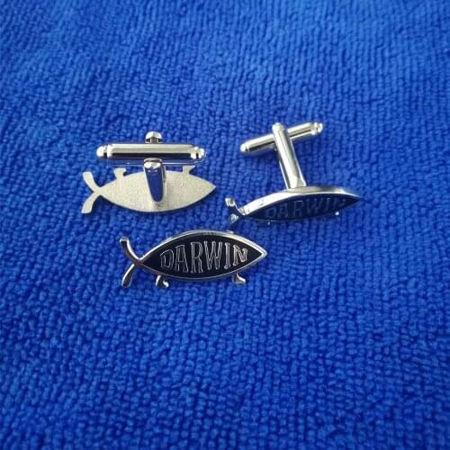 DARWIN Fish Evolve Pin and Cuff Links Set