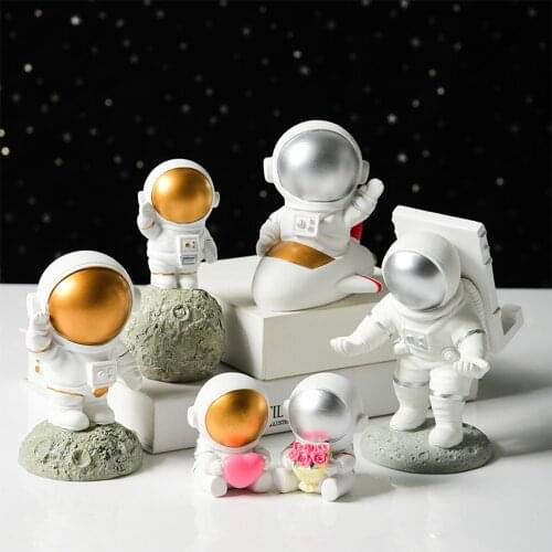 Modern Space Astronaut Resin Dolls Living Room Bedroom Desk Bookcase Astronaut Statue Decoration Home Decoration Gift