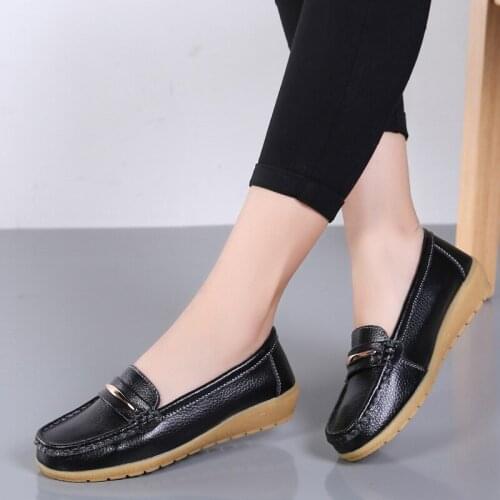 2021 New Genuine Leather Shoes Woman Slip On Women Flats Moccasins Womens Loafers Spring Autumn Mother Shoe Big Size 35-44