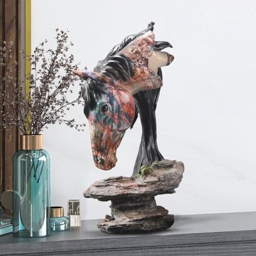Horse Sculpture Tabletop Ornaments Modern Simplicity Porch Home Decoration Resin Housewarming Gift Statue Multi-Function Animal