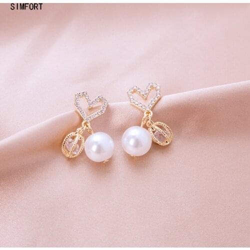 Womens 925 Silver Pin EarringTemperament Zircon Pearl Pendant Heart Elegant Fashion Personality Alloy Decoration Jewelry Gift