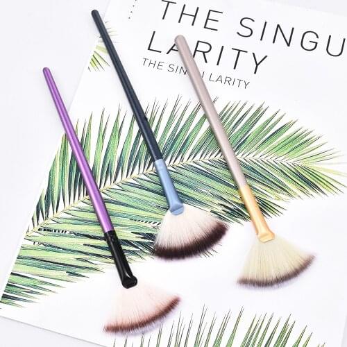 1PCS Soft Makeup Large Fan Brush Foundation Blush Blusher Powder Highlighter Brush Powder Brushes Cosmetic Brushes