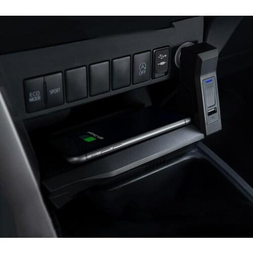 10W QI car wireless charging phone charger fast charging case charging holder for Toyota RAV4 RAV4 Hybird accessories 2013-2018