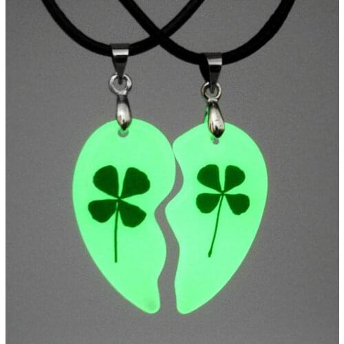 Resin Broken Split Heart Pendant Luminous Clover Necklace Cross Jewelry For Couple Lover Glowing In The Dark Dried Flower 1 Set