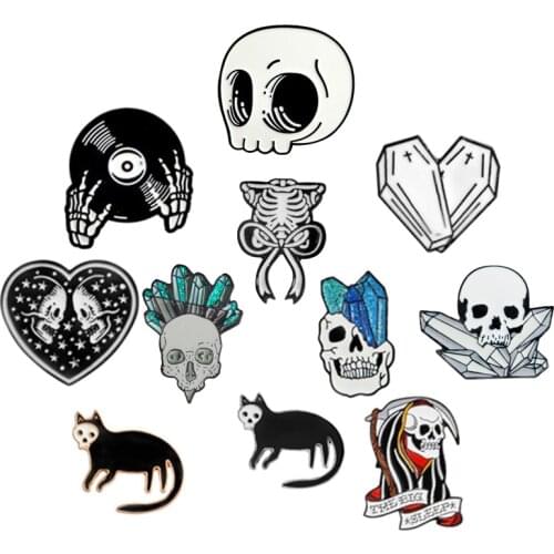Xio Mara Vampire brooches Badges Skeleton pin Skull pin Halloween jewelry denim Punk jean Black Pins collection for friend gift