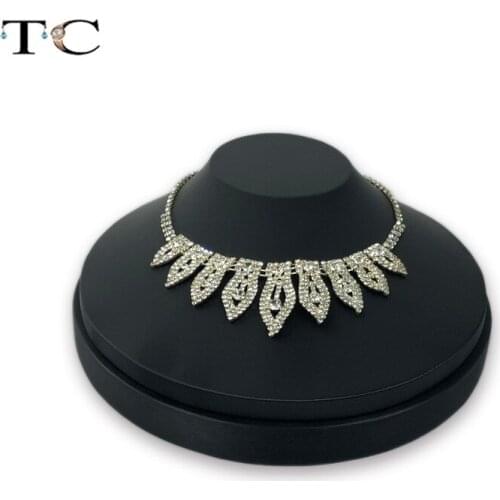 Creative Round Base Black PU Leather Jewelry Display Mannequin Necklace Pendant Pearl Chain Jewelry Organizer Display Stand