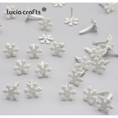 50PCS 12mm White Flower Snowflake Brads DIY Scrapbooking Album Embellishment Christmas Fastener Metal Craft Decoration G0912