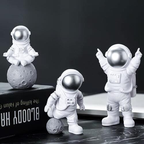 Nordic creative astronaut small ornaments astronaut modern living room room decorations childrens birthday gifts