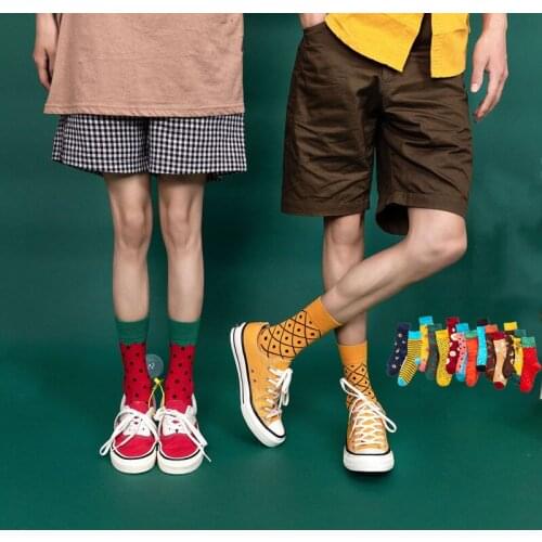 DOIAESKV 4Pcs Funny Women Socks Happy Fruits Banana Strawberry Food Cotton Socks Novelty Harajuku Skateboard Socks for Couple