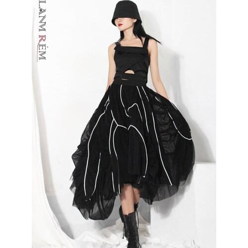 LANMREM Women Mesh Skirts 2021 Autumn New Black White Striped Pleated Stitching Stretch Skirts Female Fashion Streetwear 2W451