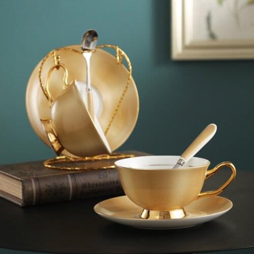 Top Grade Bone China Coffee Cup Creative European Tea Cup Set And Saucer Home Party Afternoon Tea Teacup Porcelain