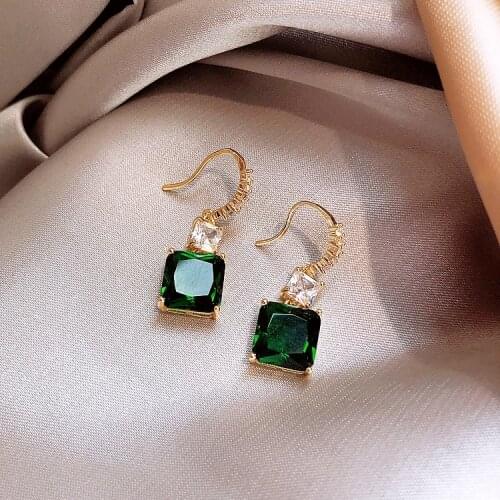 Fashion Classic Geometric Women Dangle Earrings Green Square Crystal Hanging Retro Drop Earrings Anniversary Baroque Jewelry