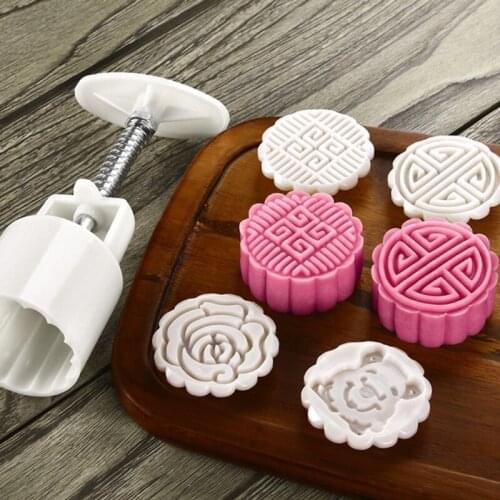 50g Bear and Flower Shape Pastry Mooncakes Molds Mooncake Cookie Moulds Cutters Hand Pressure Plastic Baking Accessories