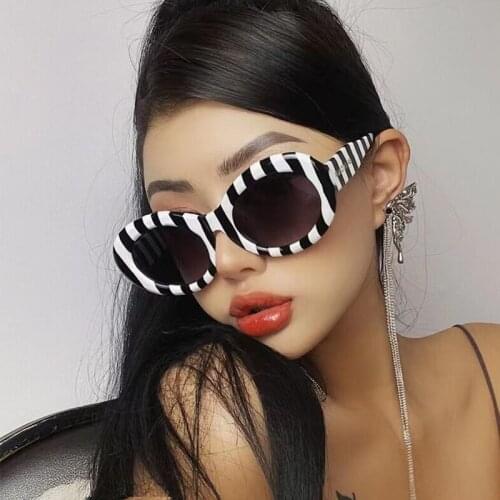 Retro Sexy Black And White Stripe Sunglasses Women Brand Designer Small Frame Round Sun Glasses Street Driving Celebrity Eyewear