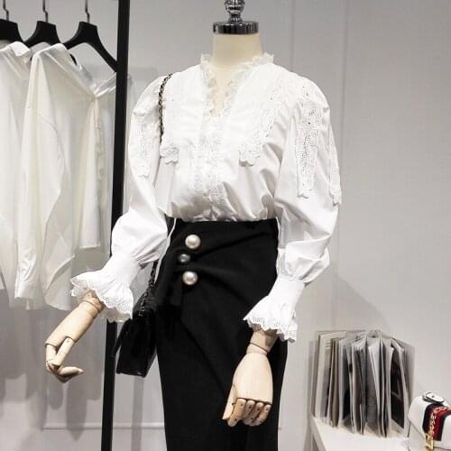 2020 Summer New Lace Women Blouse V-Neck Lantern Sleeved Solid Loose Office Lady Elegant Pulls White Tops