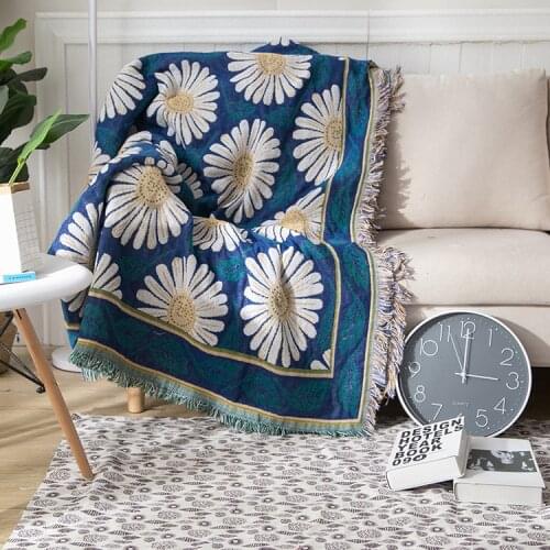 Daisy Flower Shape Soft Thread Blanket Fashion Thicken Sofa Dustproof Cover Blankets Non-slip Stitching Sofa Decor Slipcover