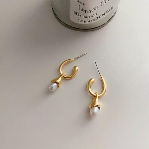 LOVOACC Romantic Irregular Pearl Earrings Gold Color Metal Geometric Hanging Dangle Earrings Unusual Drop Earrings for Women