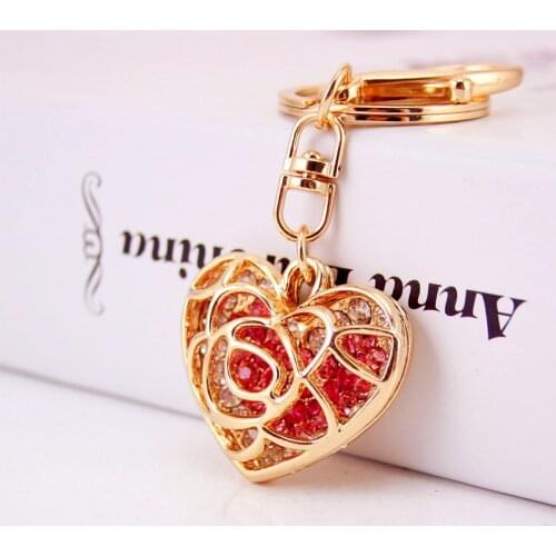 Creative jewelry key chain pendant cute inlaid rhinestone hollow peach heart car key chain ladies couple key chain love metal
