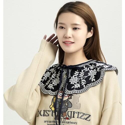 Vintage Hanfu Dress Lace-Up Shoulder Shawl Wrap Embroidery Floral Lace Scalloped Trim Necklace Fake Collar Lapel Blouse Decorati