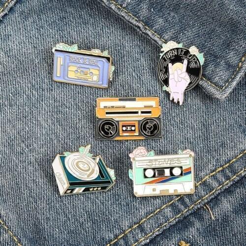 Prajna Music Lovers Enamel Pin Tape Cassette DJ Vinyl Record Player Badge Brooches Lapel Pins Cool Jewelry Gift for Friends