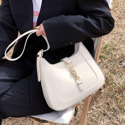 Star Same Style Mini Baguette Bag Female 2021 New Temperament Goddess One-shoulder Messenger Bag Retro French Underarm Bag