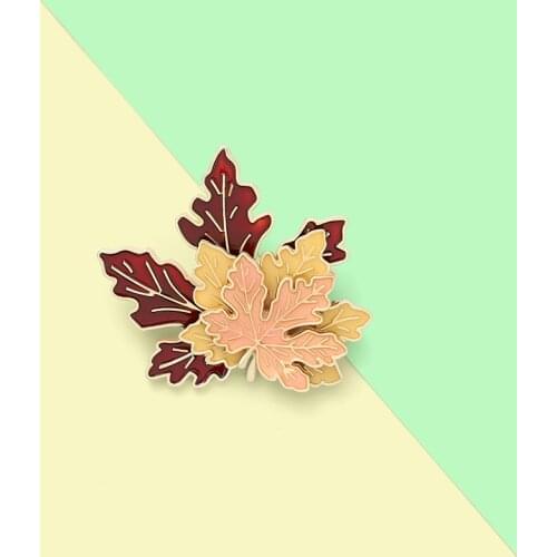 Gold Maple Leaf Brooches for Women Multi-layer Enamel Pin Bag Lapel Pin Cartoon Plant Metal Badge Jewelry Gift 2021 Wholesale