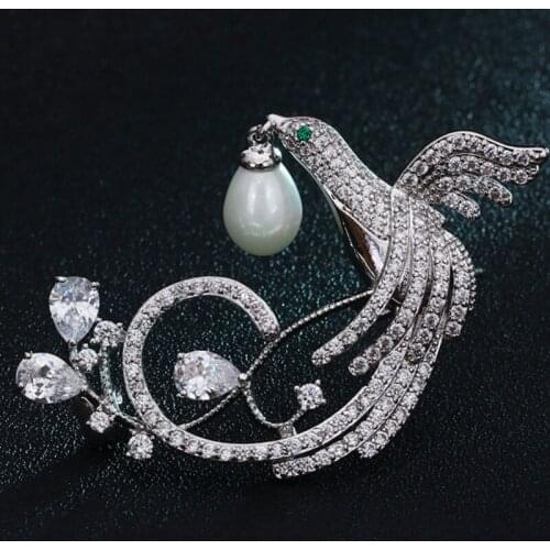 Very Cool Green with White Cubic Zircon Peacock Brooches Jewelry For Womens Wedding Bridal Hijab Pins Bags