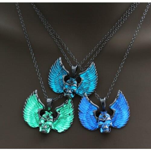 Punk Style Skull Pendant Necklace Luminous Skull Silver Color Chain Glow in the Dark Choker Statement Necklace For man Gift