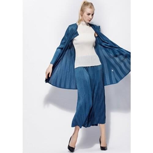 HOT SELLING Miyake Fashion fold long sleeve turn-down Windbreaker + leisure nine points bell-bottomed pants suit IN STOCK