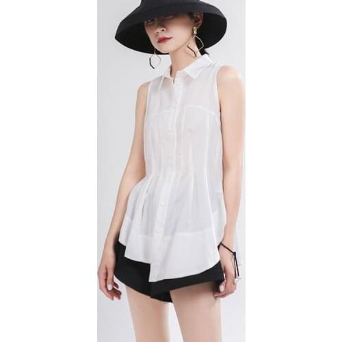 2020 Womens Waist Hugging Pleated Sleeveless Shirt with Three-dimensional Large Circular Lower Hem Multi-Fold White Shirt