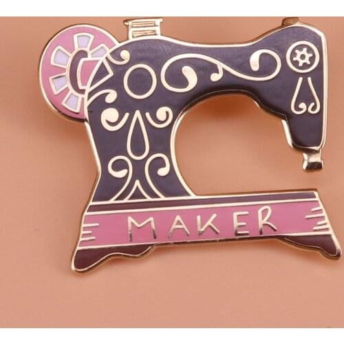 Retro sewing machine pin maker brooch sewing jewelry seamstress gift quilter craft enamel pin stitching badge