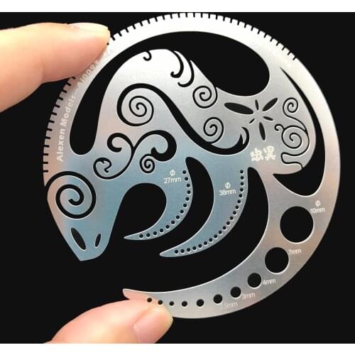 AJ0093 "Zhongyi" Gundam Model Carved Texture of The Body Perforation To Draw A Circle Engraving Ruler