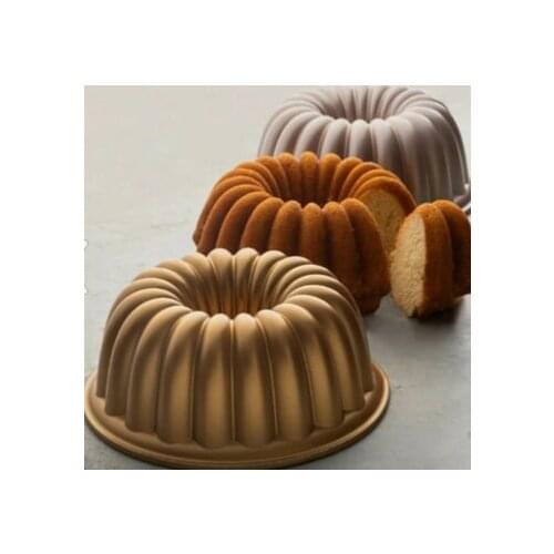 Granite Freestanding Cake Mold