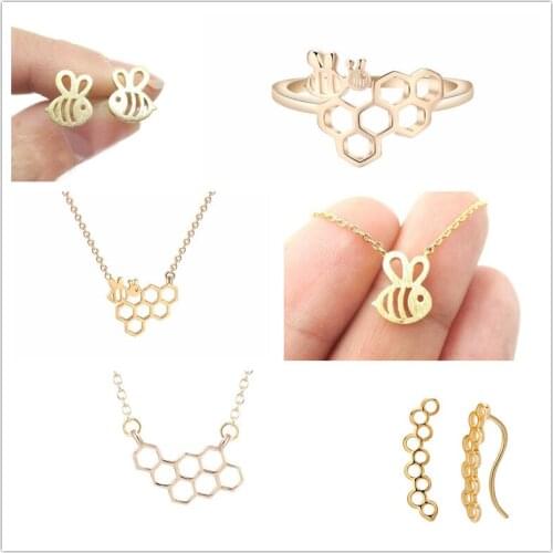 QIMING Gold fashion ADORABLE BUMBLE BEE INSECT SHAPED STUD EARRINGS ANIMAL JEWELRY For Women Girl Gift Stud Earrings