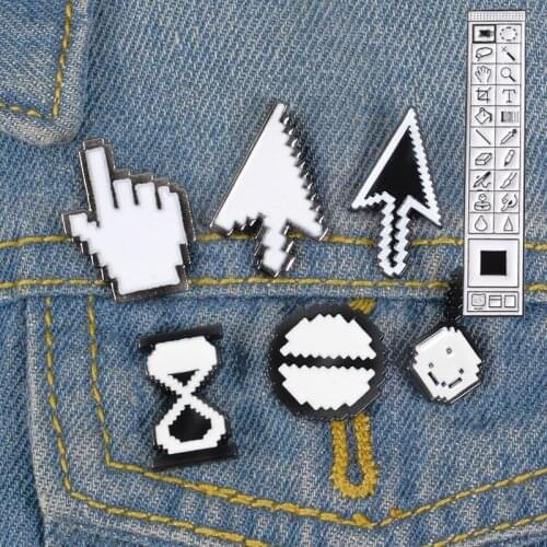 HOSENG Black and White Computer Direction Sign Finger Arrow Hourglass Cartoon Brooch Alloy PS Toolbar Funny Lapel Badge HS_151