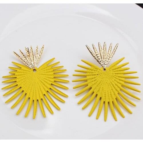 New Exaggerated Big Earrings For Women Irregular Geometric Zinc Alloy Earring Fashion Female Jewelry Halloween Gifts Red Green