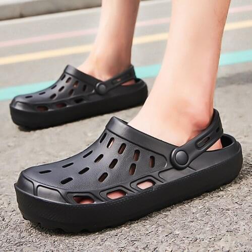 Summer Men Slippers Outdoor Garden Shoes Clogs Beach Slippers Flip-Flops Non-Slip Men Indoor Home Bathroom Slides Loafers Mules