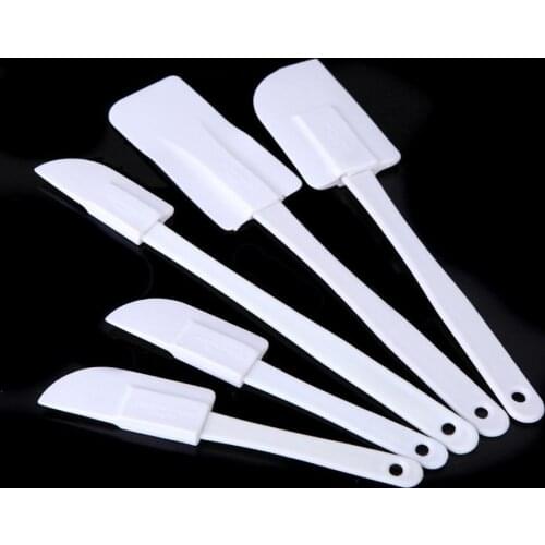 5Pcs Plastic Dough Icing Fondant Scraper Cake Decorating Baking Pastry Tools Plain Smooth Jagged Edge Spatulas Cutters