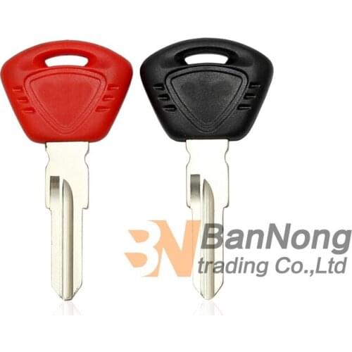 2XPCS Free shipping Motorcycle keys embryo Uncut Blade Blank Key For Triumph 675 600 Rocket III