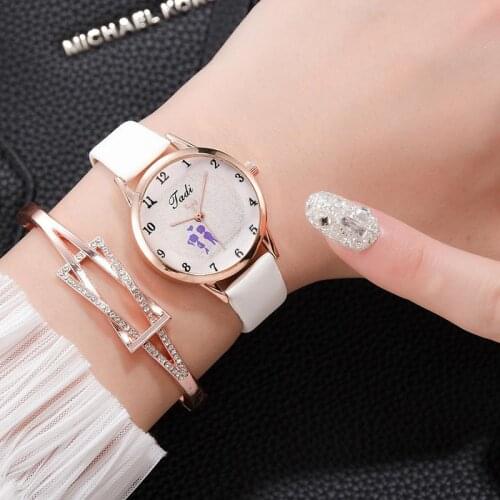 Fashion Casual Watches with Couple Character Pattern Woman Quartz Clock Simple Female Leather Wristwatches Girls Watch